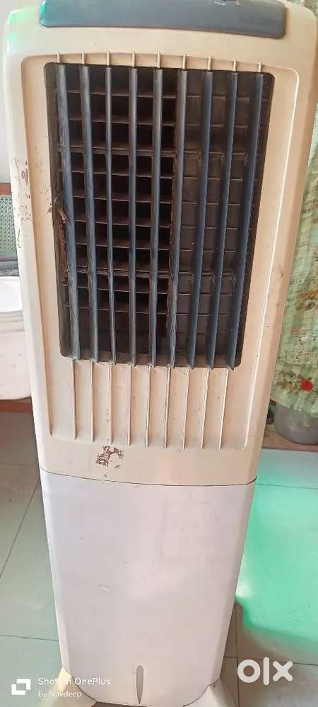 Maharaja whiteline slim air cooler