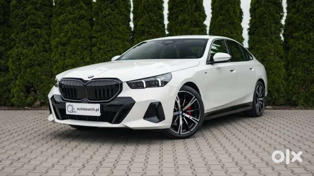 Car loan sales executives