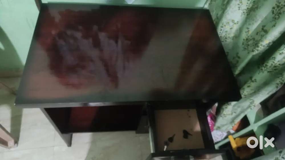 Computer table with multi keys and Cabords