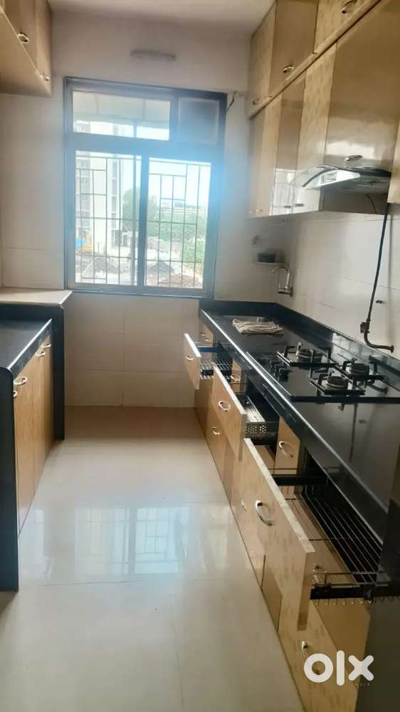 2BHK IN HARIOMNAGAR 1KM FROM THANE STATION BACHELOR'S WELL COME