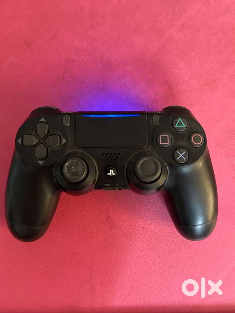 PS-4 Dualshock 4 wireless controller