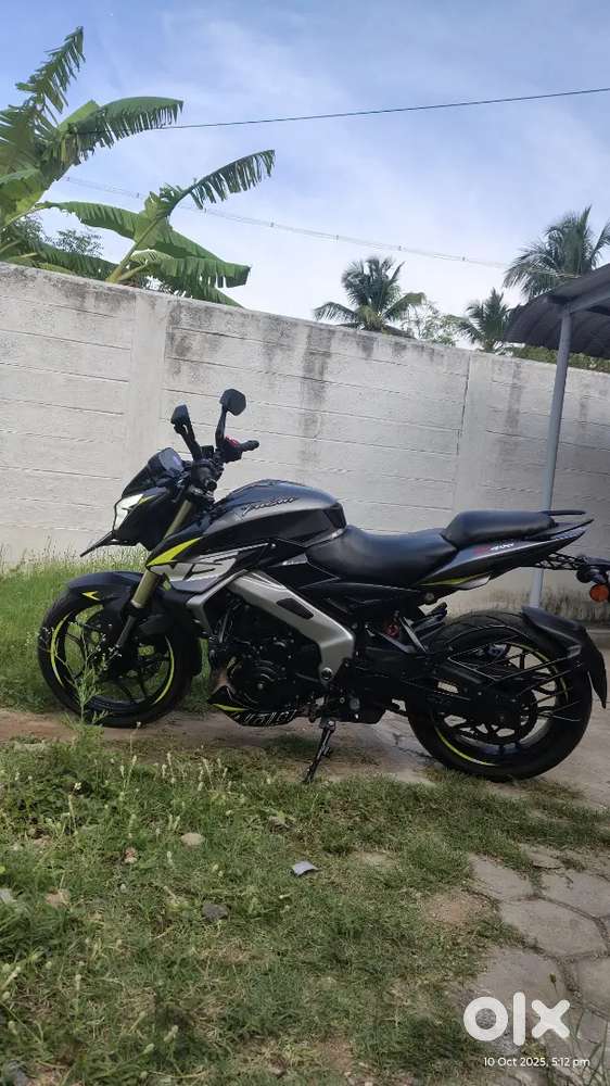 Bajaj ns 400 first owner new tyres. New insurance