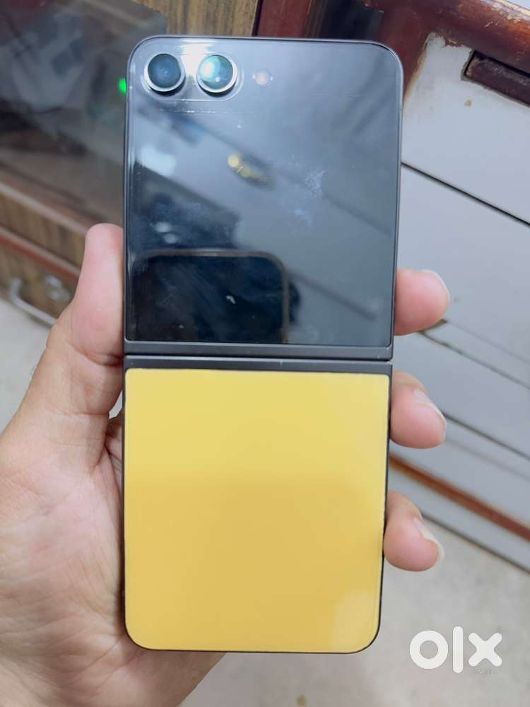 Samsung flip 5   8/256