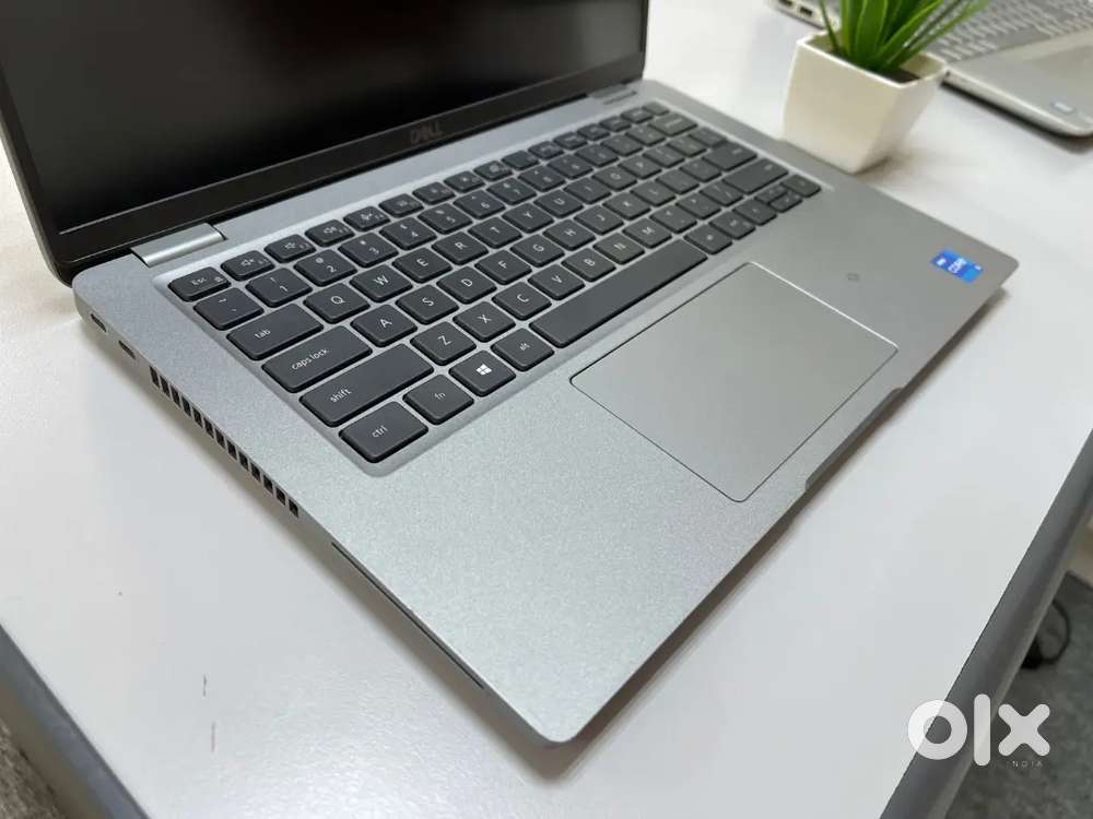 DELL Laptop/Lifetime service warranty/ Core i5/8GB DDR4 RAM/256GB SSD