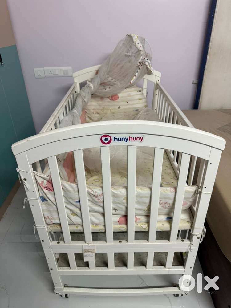 Crib from huny huny brand