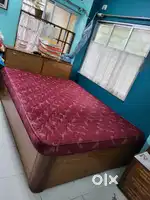 KURL ON MATRESS
