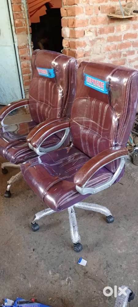 Boss chair Brand New