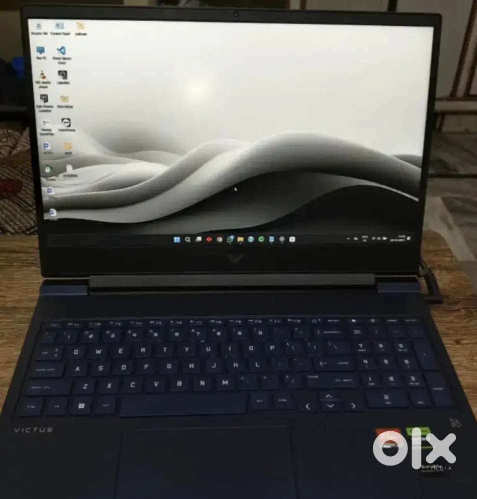 HP Victus 16 - RYZEN 7. 7840HS + RTX 3050 6GB ( 16gb - 1TB)