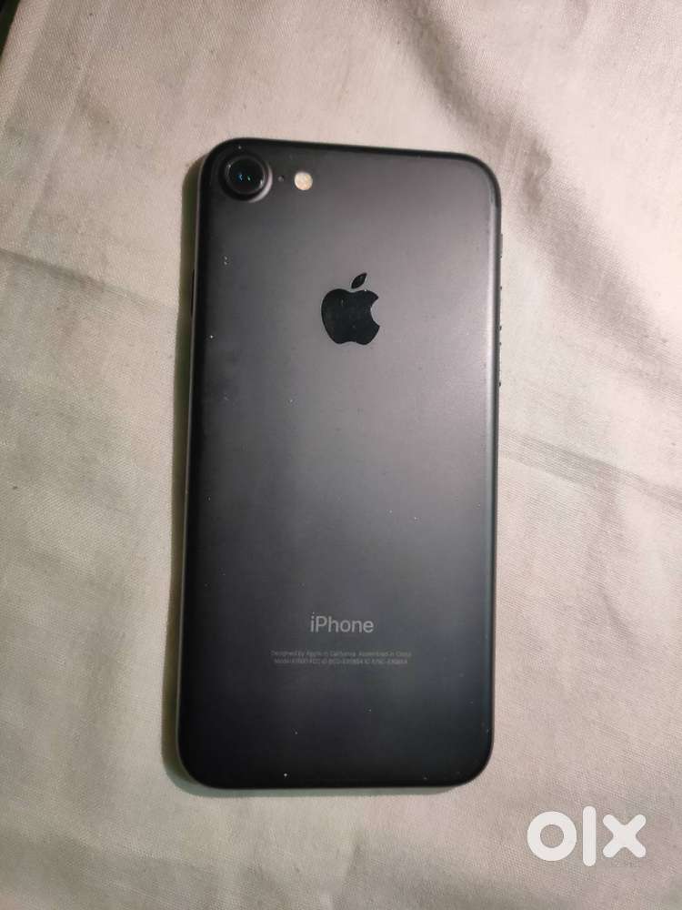 I phone 7 32GB fully vacuum sealed phone