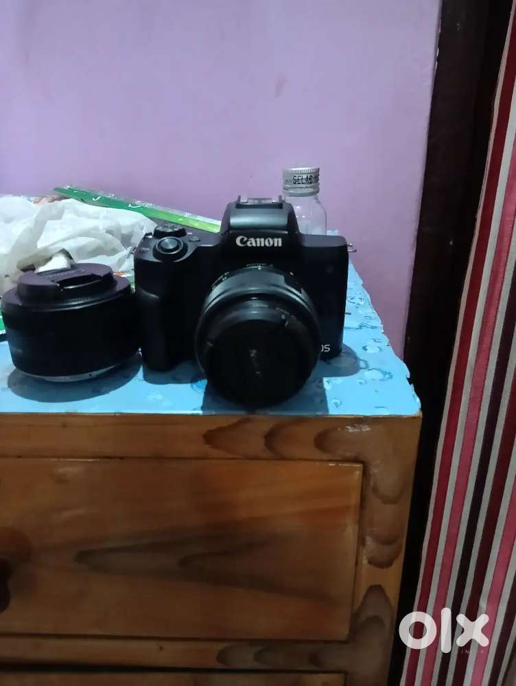 Canon m50 dslr camera