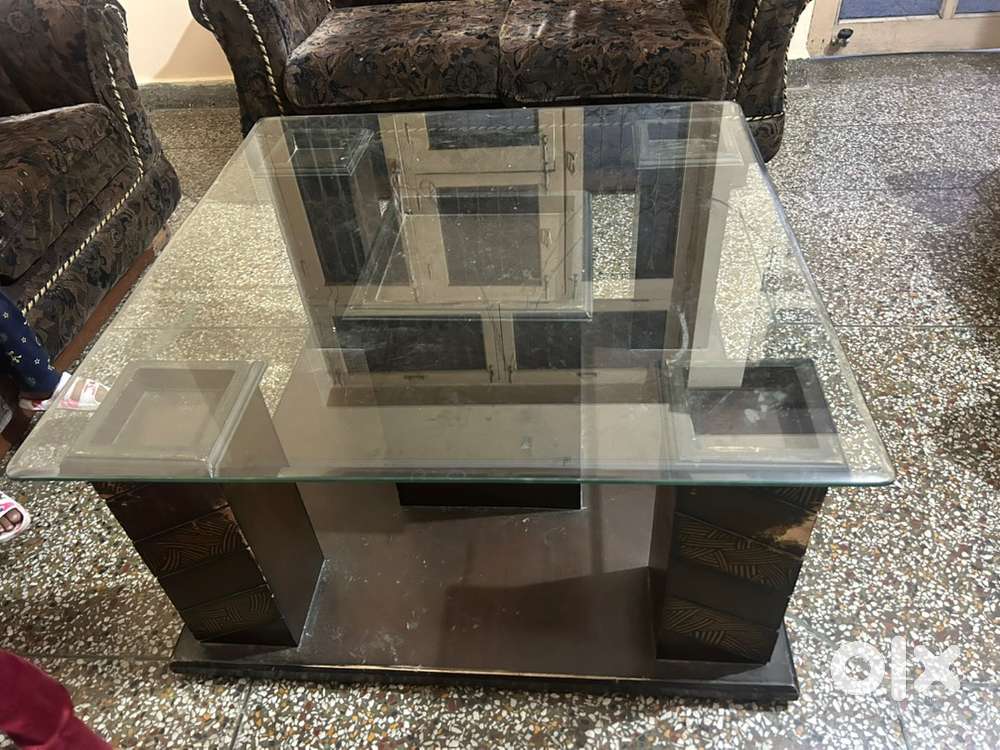 Sofa set with centre table