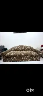 Sponge sofa with floral design