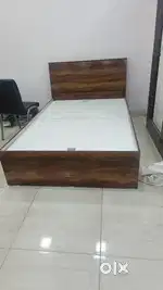 Queen size bed at factory price