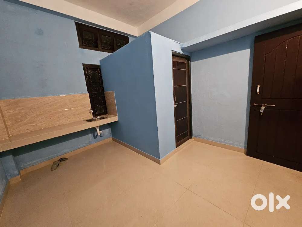 Single room with attached kitchen and bathroom located at sarumotoria