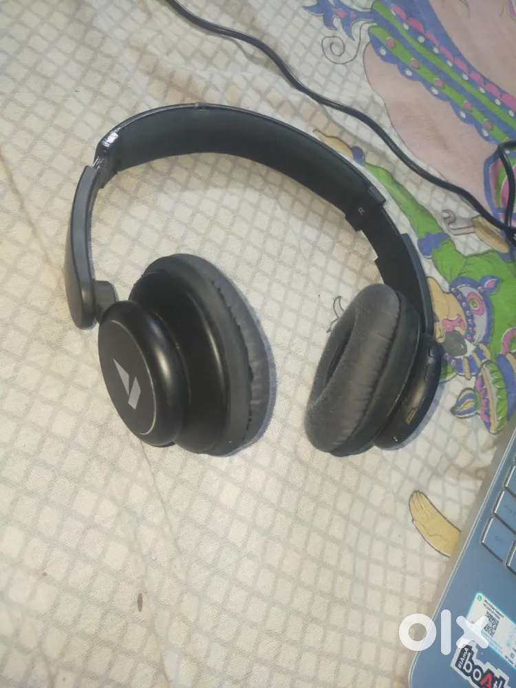 BOAT ROCKERZ 450 HEADPHONE