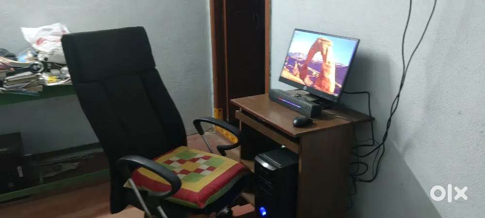 Core2duo computer with table and chair  for sale