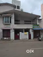 shops and rooms  for rent in town hall