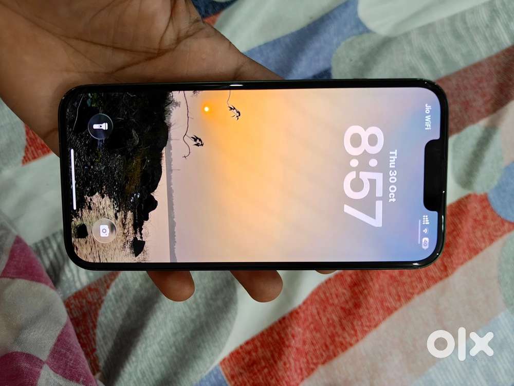 Iphone 13 128gb with brandbox, original cable, original adapter