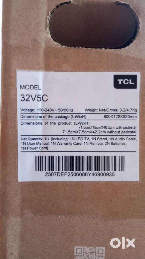 TCL smart tv 32V5C.. New piece.. Just delivered on 24. 10.2025.sealbox