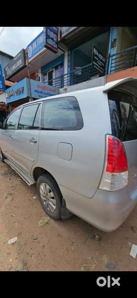 Toyota Innova 2011