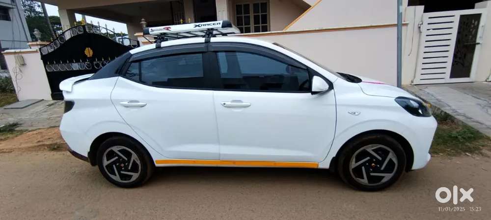 RED TAXI DRIVER WANTED