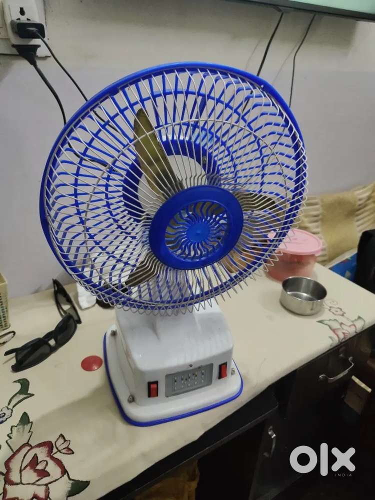 Charging Fan only one month used with light