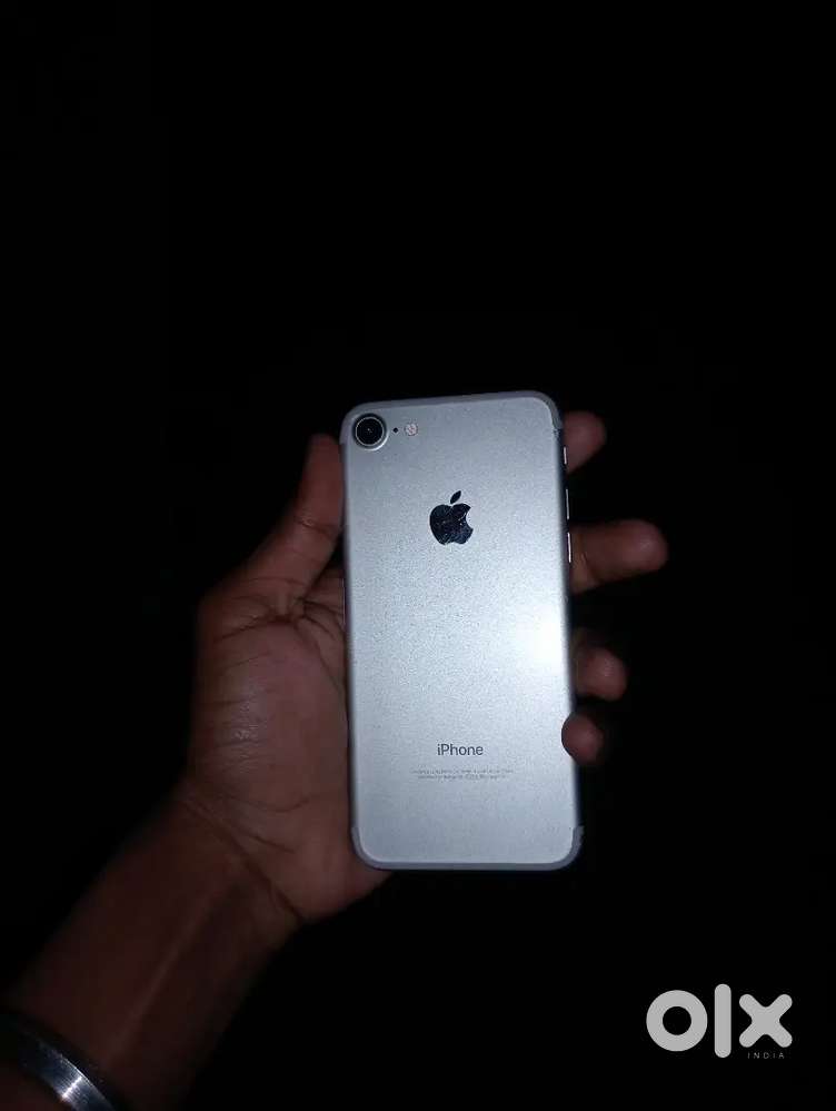 iPhone 7
Battery health 75%
Camera change
No open phone no repair