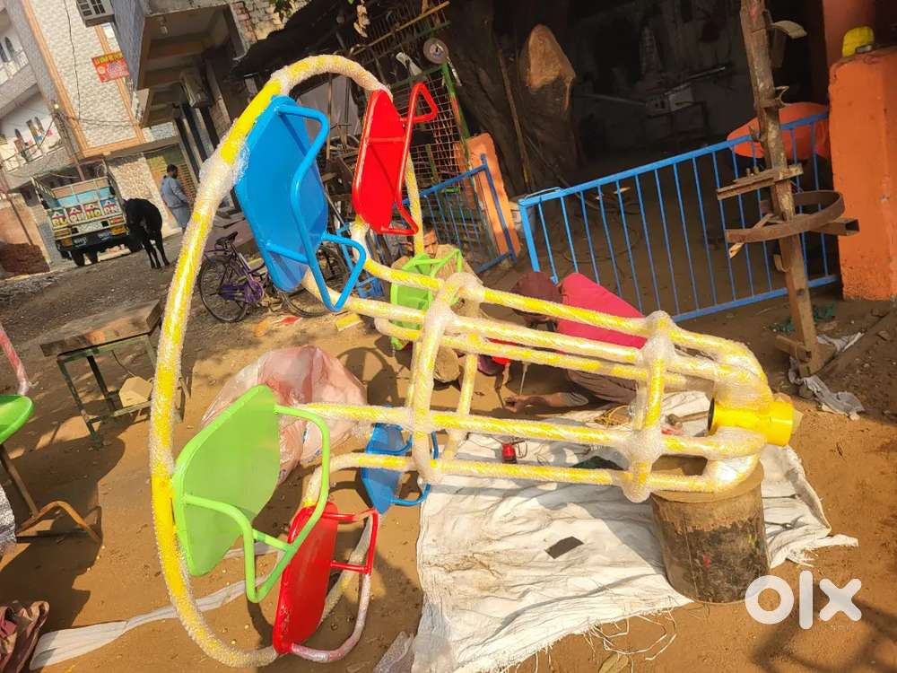 Need helper and welder and wooden carpenter