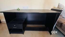 Computer table for two laptops