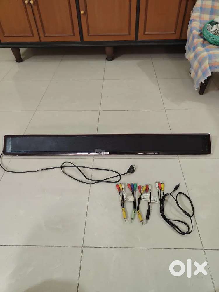 Non Working Samsung Soundbar With Audio Cables