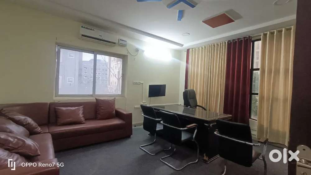 2 Cabin 1 Conference 10 Workstations plug and play office for Rent