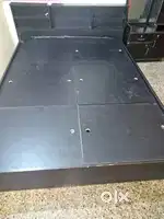 Double bed queen size