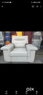 Selling sofa 2 chairs