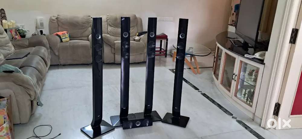 LG LHD756W 5.1 CHANNEL Home theatre tower speakers and subwoofer