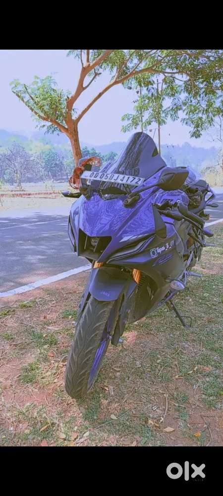 YAMAHA R15 V4