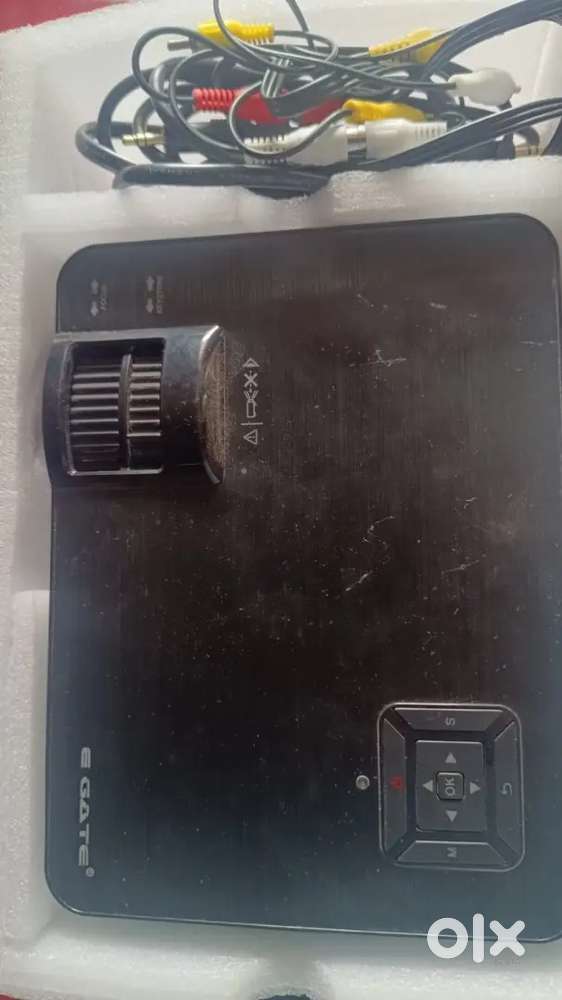 LED Projector For sale (fresh piece 10 days used)