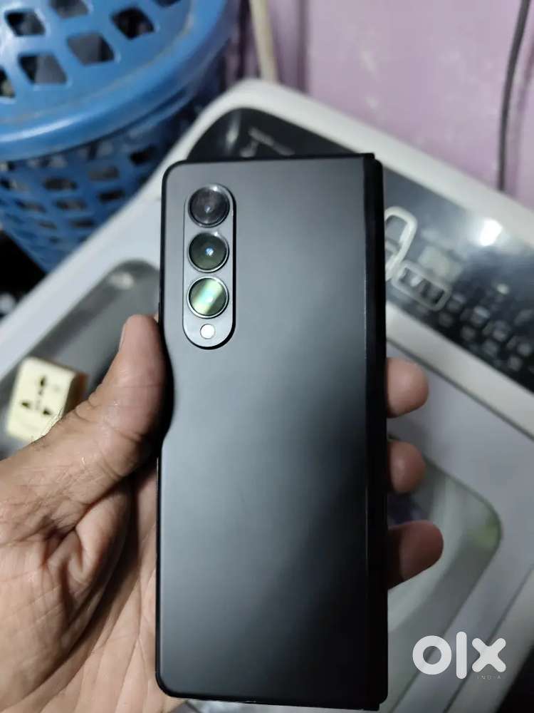 Samsung fold 3 in good condition