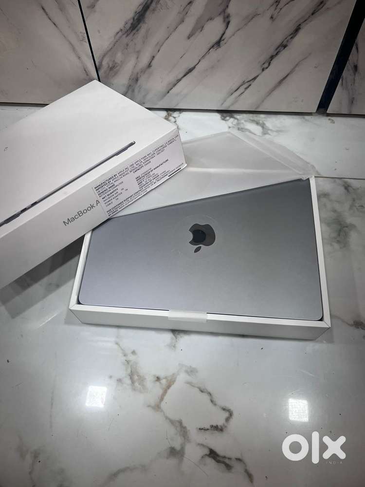 (Apple MacBook Air M3 13-inch)