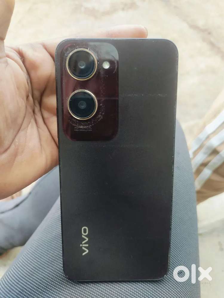 Vivo mobail koi dikhat nhi hai Ajrent bechna h