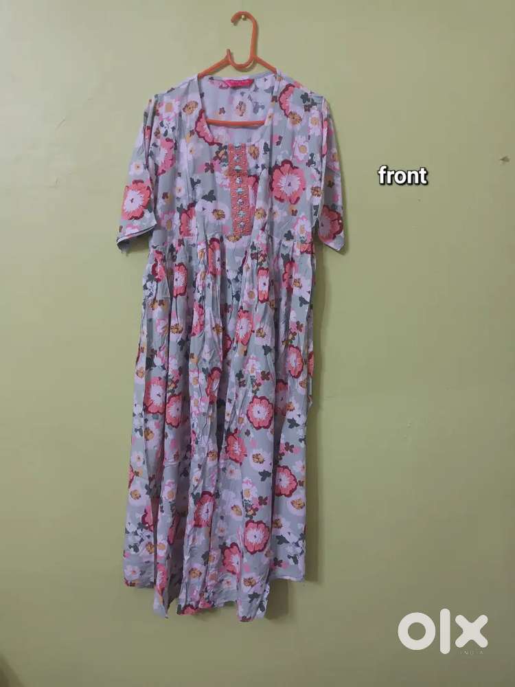 Maternity gown