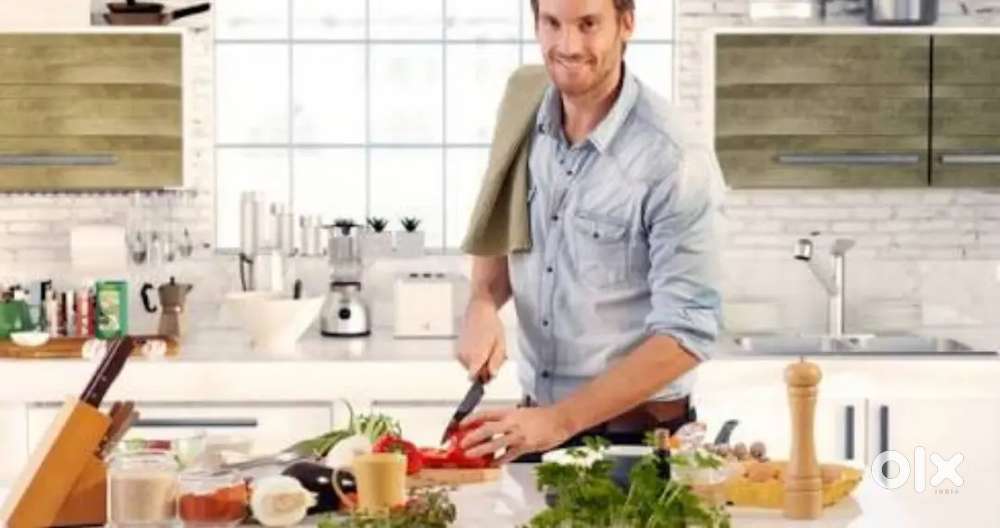 घर में 4लोगों का खाना बनाने लिए COOK की जरूरत है रहना खाना फ्री
