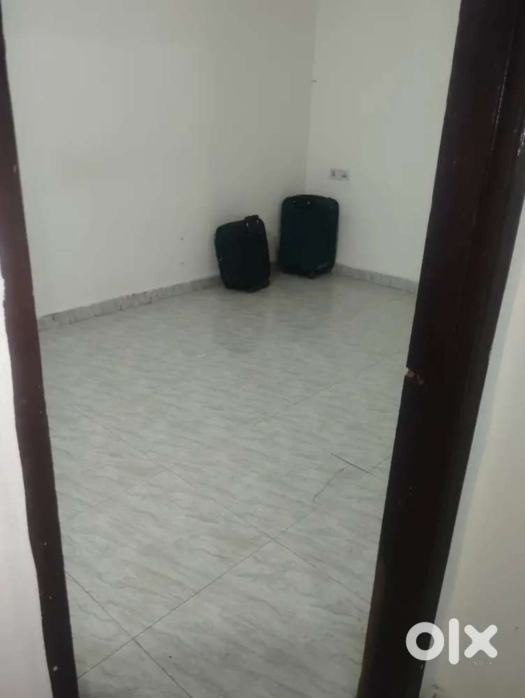 Looking for roommates