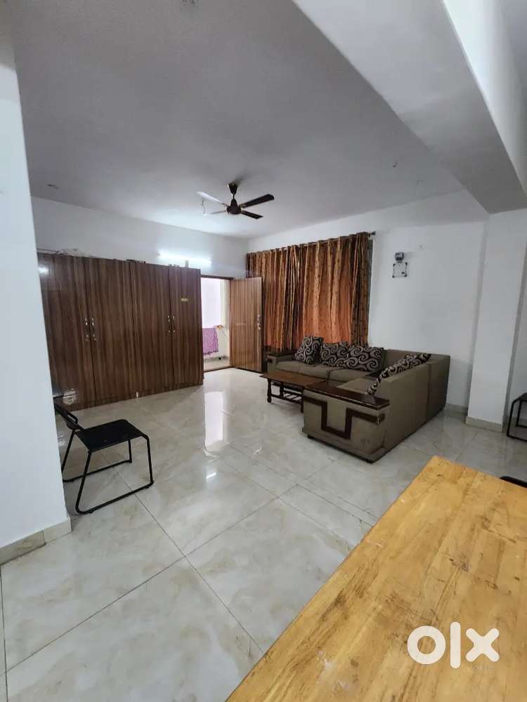 Fully furnished Superb exclusive 2bhk flat just 35k jayanagar 4t block