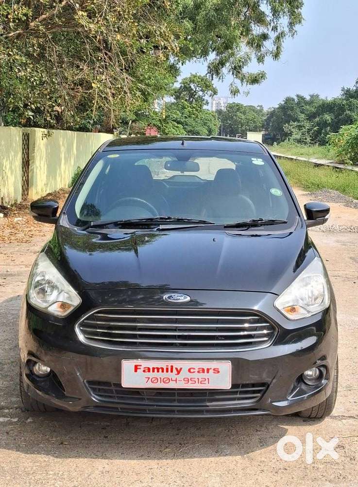 Ford Figo 2012-2015 Petrol Titanium, 2015, Petrol