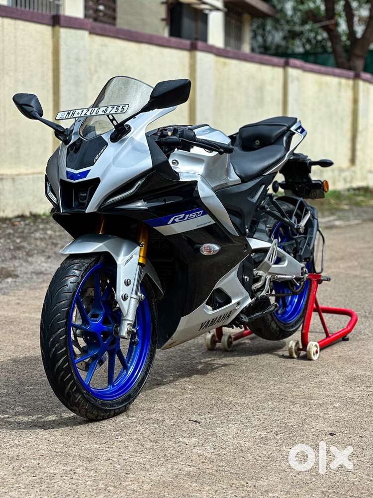 R15 V4 like brand nee condition