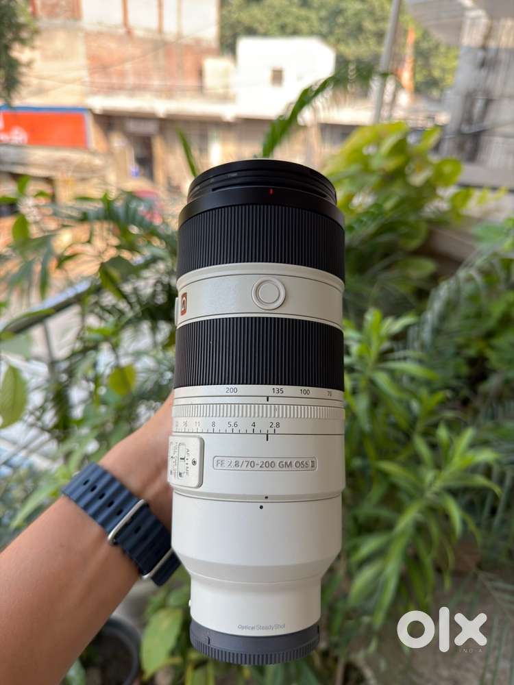 Sony camera lens 70-200mmOSS-II