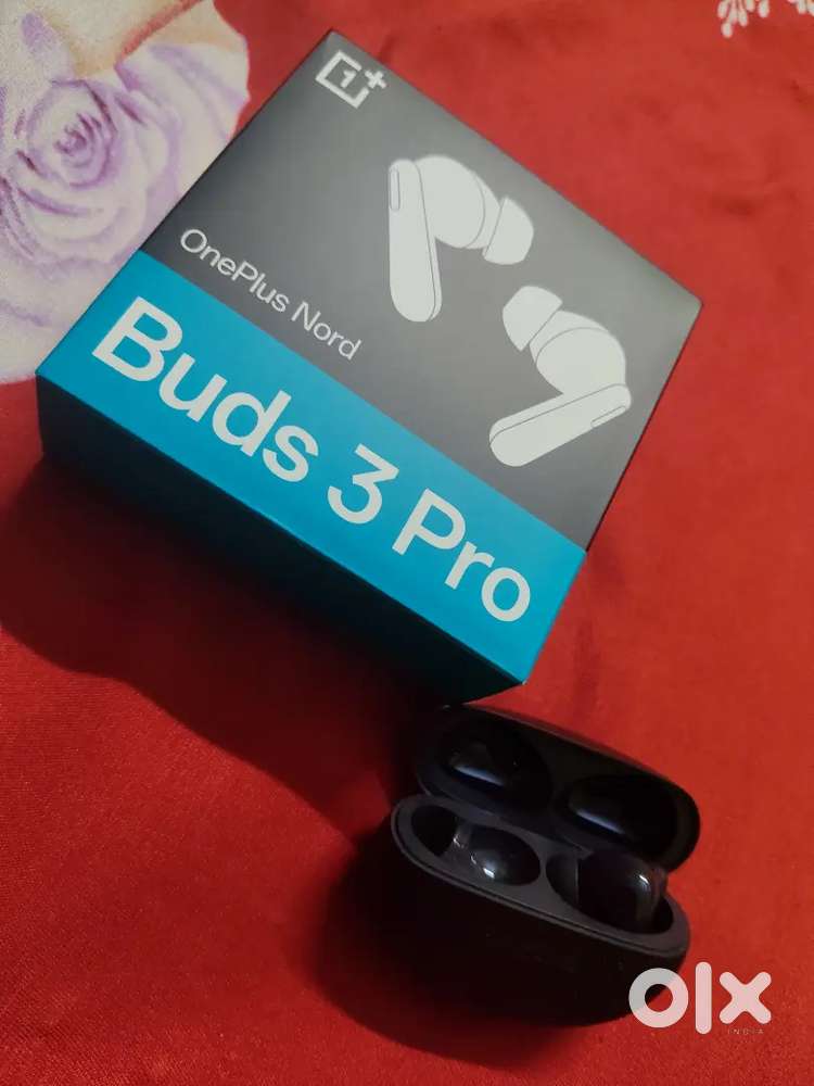 1month old earbuds, left side earbuds broken