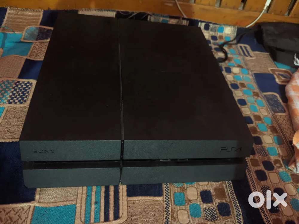 PlayStation 4 1TB with 11.00 Version