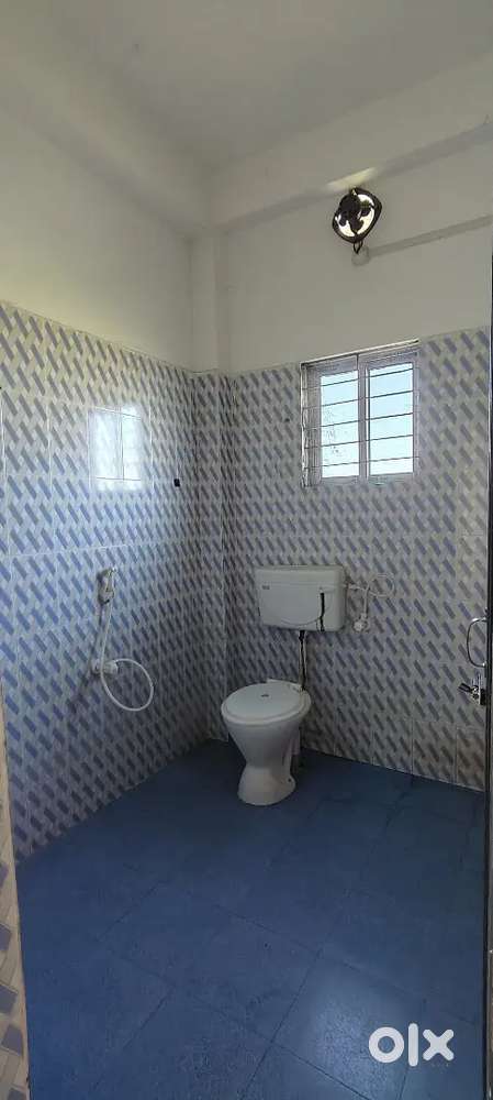 Room for Small Family Near Airport