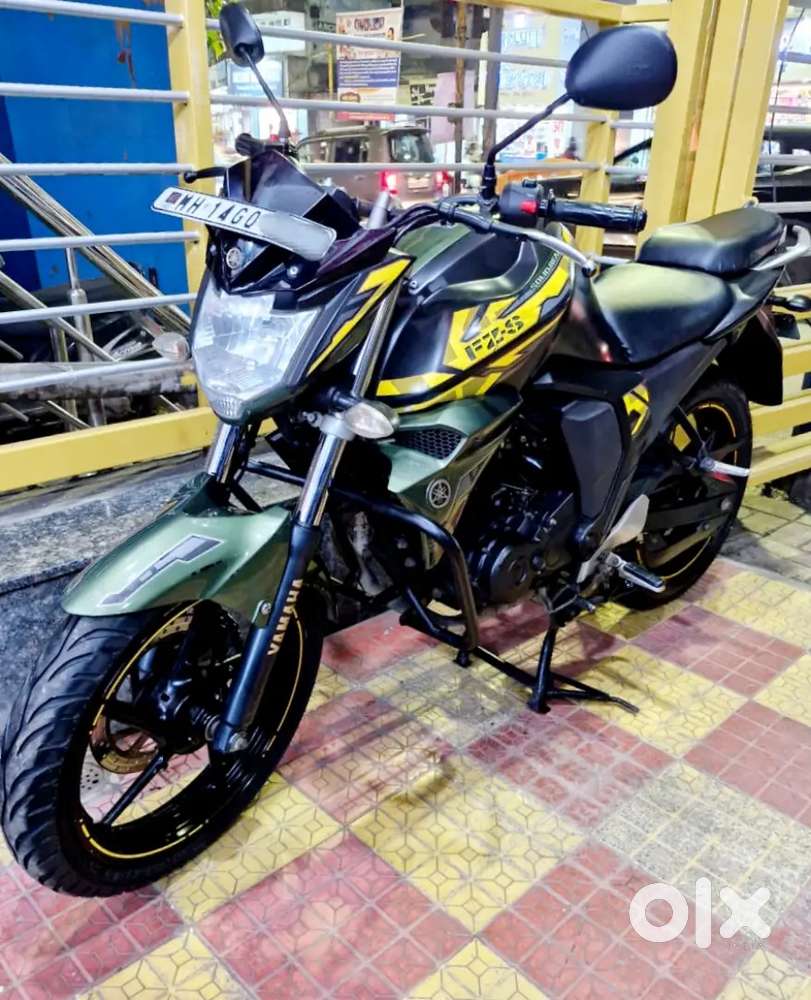 Yamaha Fz-s Solid Gear Edition.
